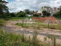 Terreno no centro de Monte Sião excelente topografia.