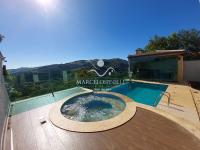 Casa Espetacular com vista para as montanhas.