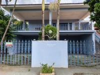 Casa Bairro Meridien com arvores frutíferas e espaço para  horta.