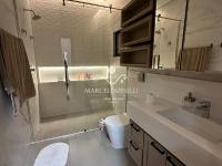 Casa  auto suficiente em produção de energia elétrica, cisterna com 10 mil m³ de agua de chuva com sistema de filtros e bomba. Mobiliada. Vista maravilhosa.