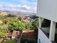 Casa Parque das Fontes...Vista das montanhas, Pôr do Sol lindo e espaço para Pomar.