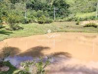 Chácara com  2 tanques de peixes e 4 nascentes de agua captada.