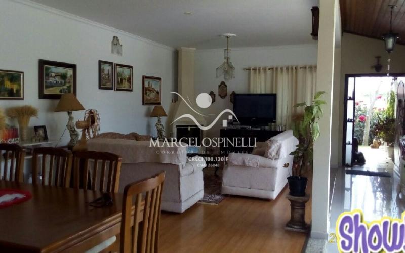 Casa ideal para Pousada, Clinica.... Alto padrão de construção. Vista para as Montanhas - Casa Terrea