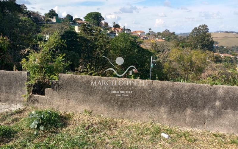 Terreno com linda vista para as montanhas