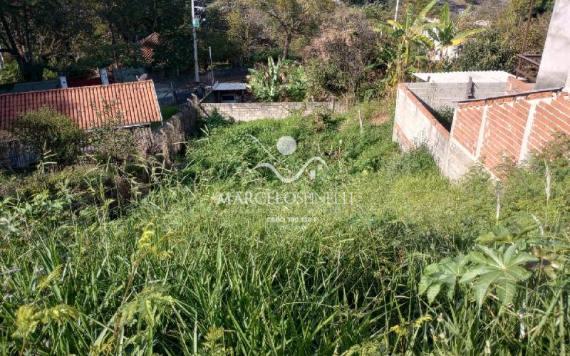 Terreno com linda vista para as montanhas