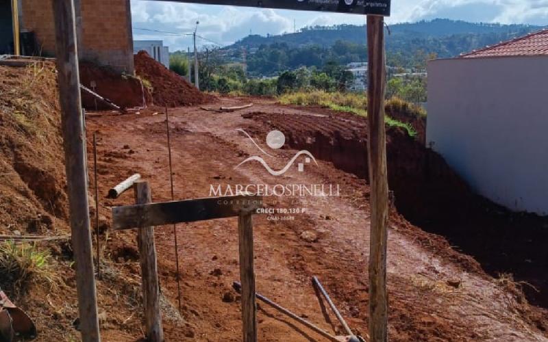 Casa em construção. Entrega pronta.