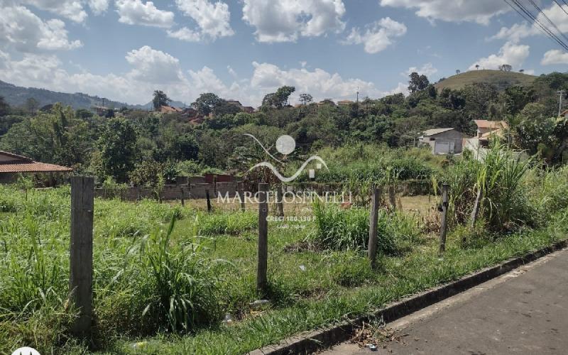 Terreno Plano no Parque Aquático 1 em Lindoia