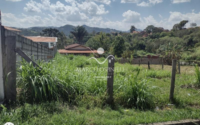 Terreno Plano no Parque Aquático 1 em Lindoia