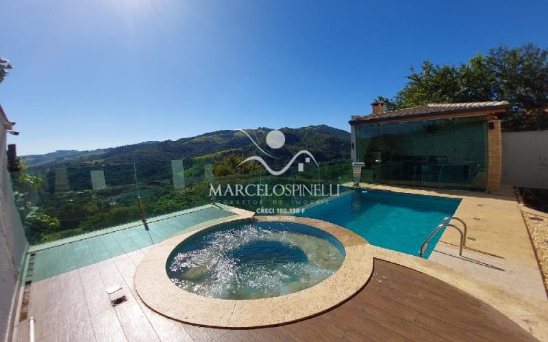 Casa Espetacular com vista para as montanhas.