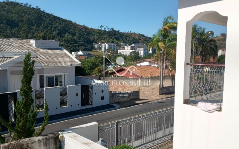 Casa no Bairro Maciel com piscina. Bairro nobre da cidade.