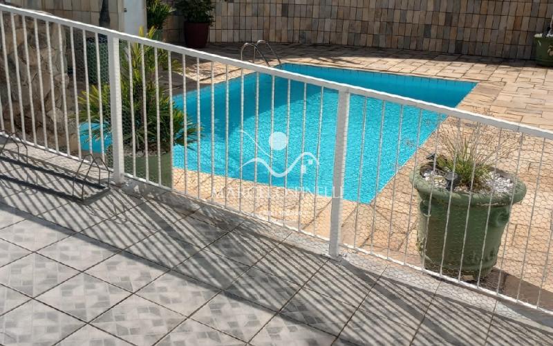 Casa no Bairro Maciel com piscina. Bairro nobre da cidade.