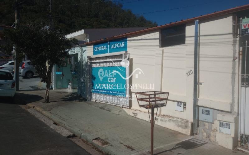  7 CASAS  e  2 LOJAS  no centro de Aguas de Lindoia. Investimento com renda  mensal.