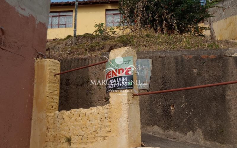 São 2 casas independentes no mesmo terreno . Oportunidade de renda extra