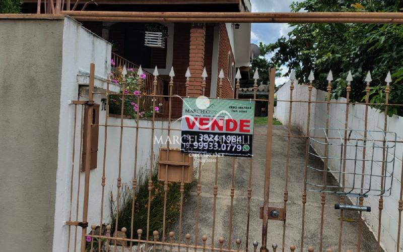 Casa na cidade de Lindóia.