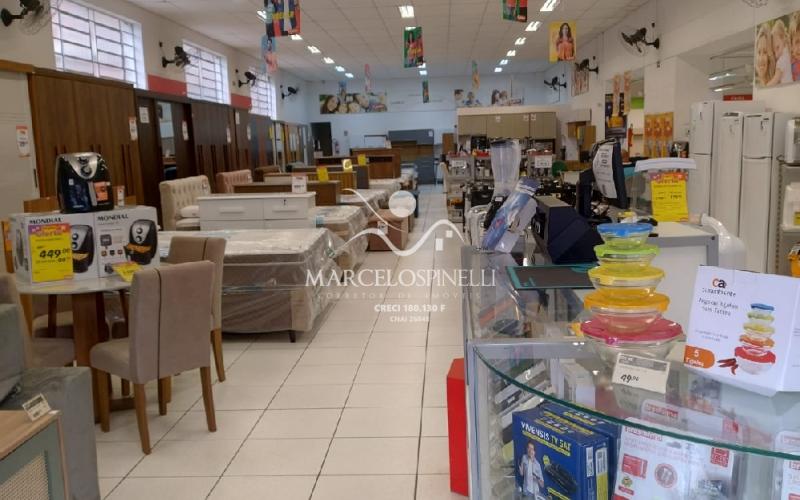 Excelente imóvel para fins comerciais/ residencial com 2 frentes Av. das Nações Unidas e Rua São Paulo,