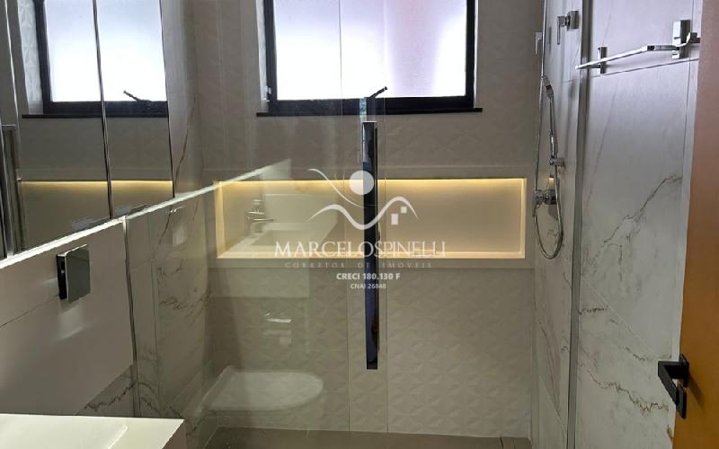 Casa  auto suficiente em produção de energia elétrica, cisterna com 10 mil m³ de agua de chuva com sistema de filtros e bomba. Mobiliada. Vista maravilhosa.