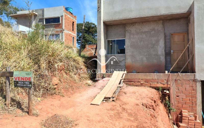 Casa em construção. Entrega pronta.