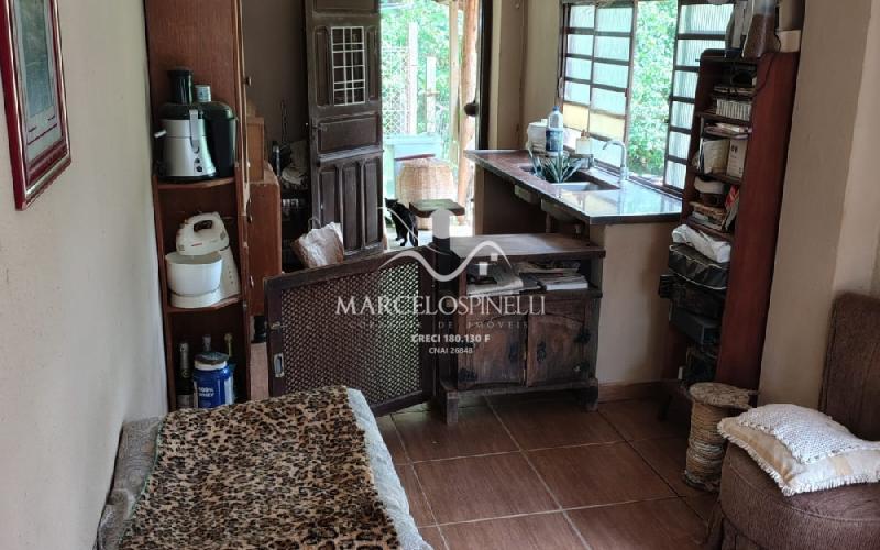 Chácara com  2 tanques de peixes e 4 nascentes de agua captada.