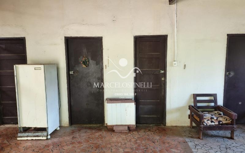 Chácara com  2 tanques de peixes e 4 nascentes de agua captada.