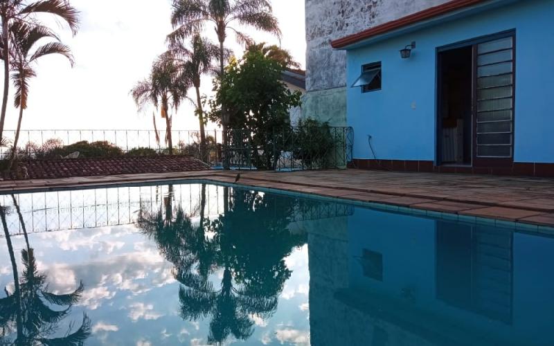 Casa no Bairro Assumpção com PISCINA. Oportunidade.