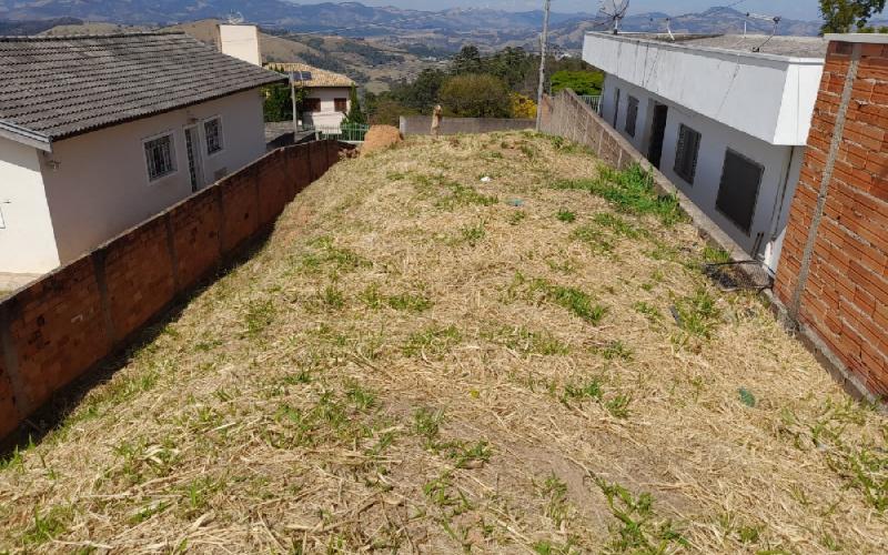 Terreno PARQUE DAS FONTES Excelente Topografia e bela Paisagem.