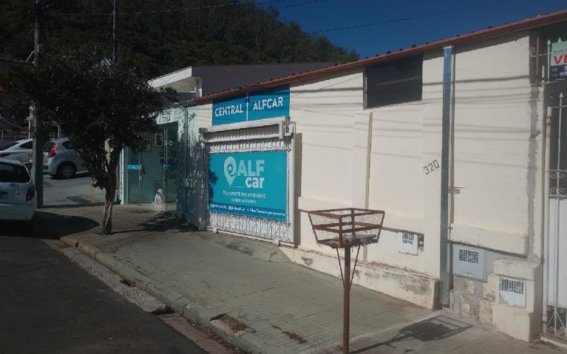  7 CASAS  e  2 LOJAS  no centro de Aguas de Lindoia. Investimento com renda  mensal.